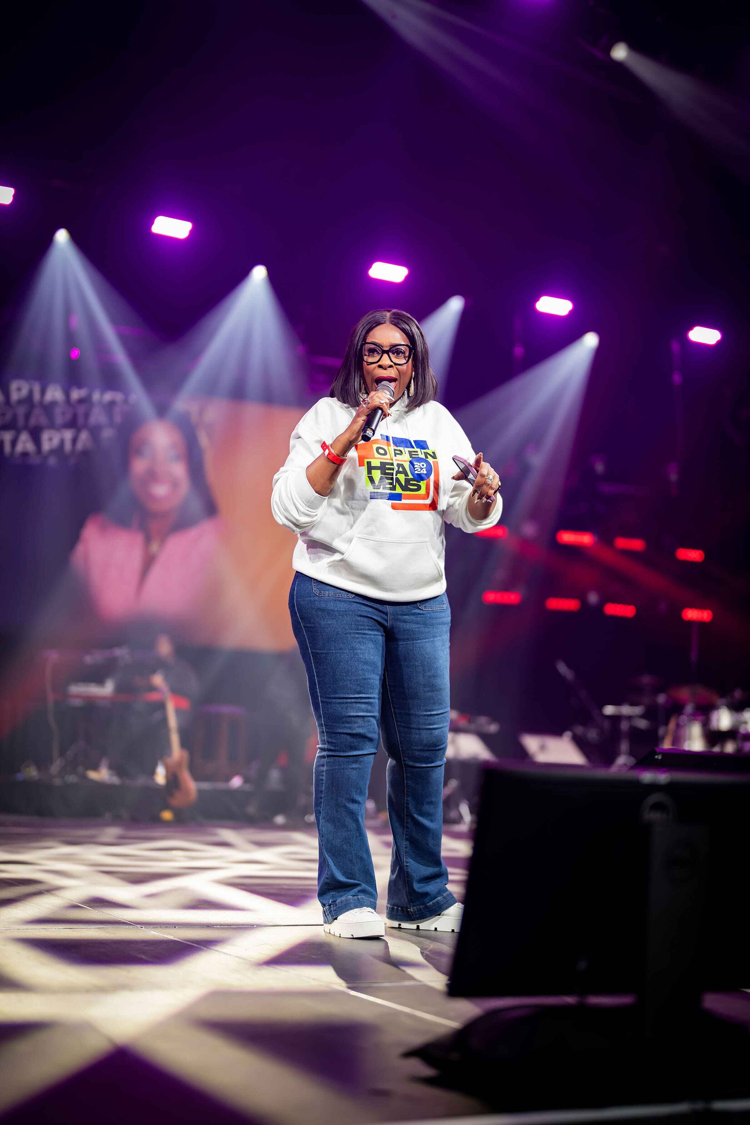 Pastor Tope Akinsiku Ministering