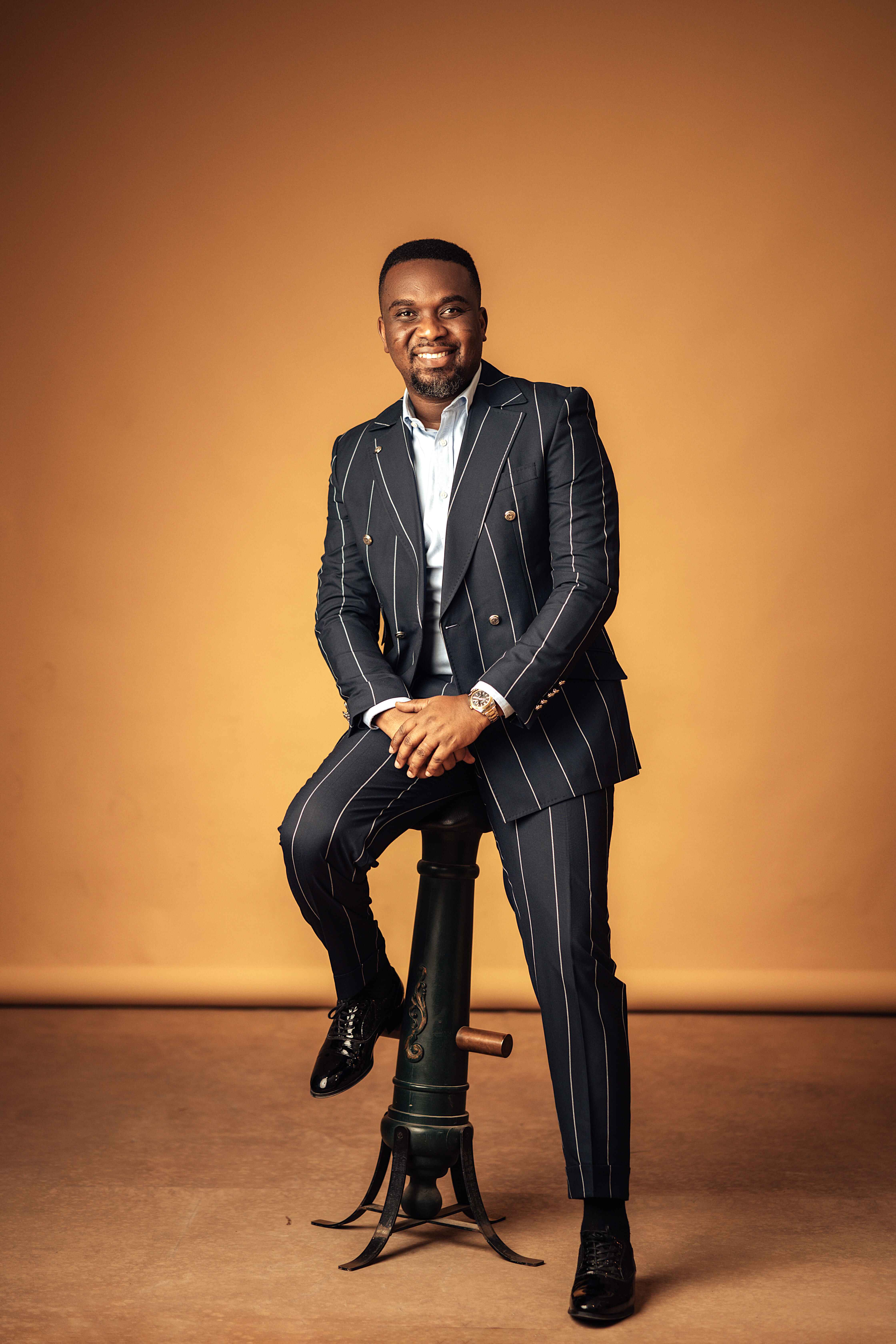 Joe Mettle performing